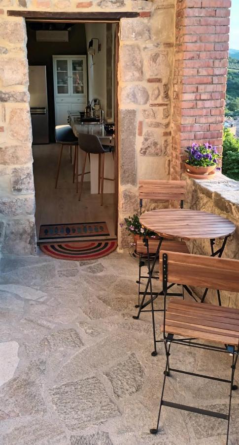 Casa Angolo Cantina Nel Castello Montegiovi Kültér fotó
