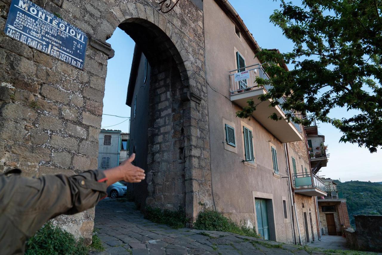 Casa Angolo Cantina Nel Castello Montegiovi Kültér fotó