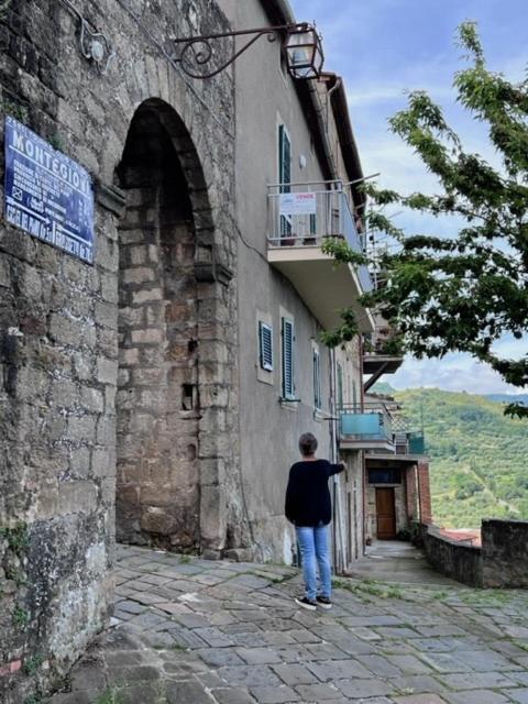 Casa Angolo Cantina Nel Castello Montegiovi Kültér fotó