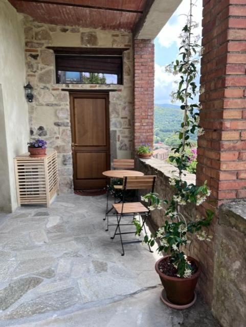 Casa Angolo Cantina Nel Castello Montegiovi Kültér fotó